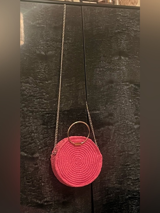 H&M Handbags - H&M Pink Round Straw Crossbody Bag with Gold Ring Handles and Gold Chain Strap